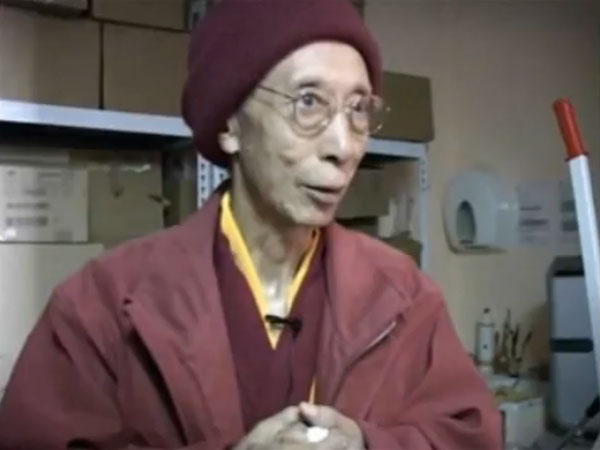 VENERABLE GESHE KELSANG TALKING ABOUT DISTRIBUTING WISDOM WITH DHARMA BOOKS 